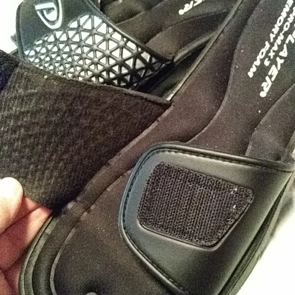 NWOT Pro Player pro max memory foam adjustable sandal size 10